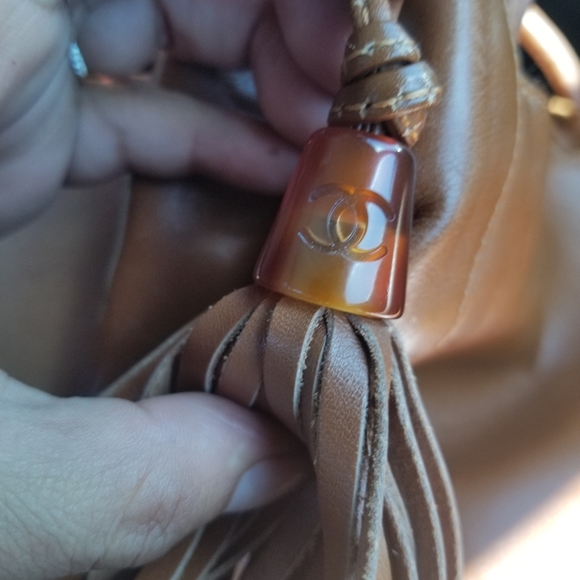 Sale! Vintage Chanel tassel shoulder bag - Picture 5 of 16